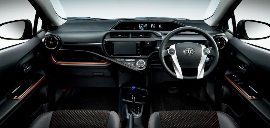  Toyota Aqua X-Urban 2014 года  (фото 6 из 6)